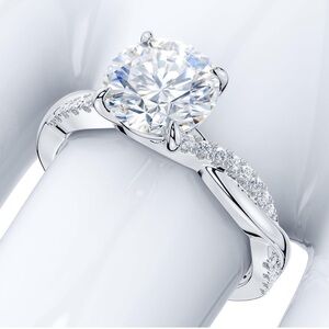 MOISSANITE - Engagement Ring